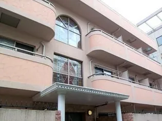 プチグランデラトール【2階】の外観