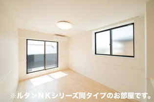 イーストブルー II【2階】の居間