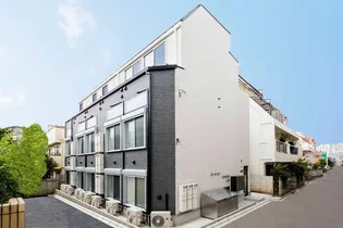 ジリオロッソ東新宿【1階】の外観