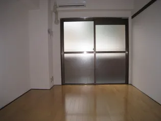 岩本マンション【2階】の居間