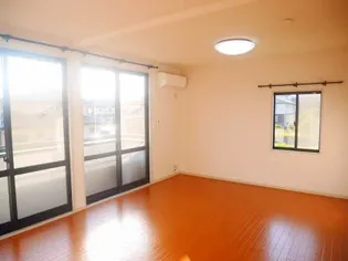 第2グランドール C【2階】の居間