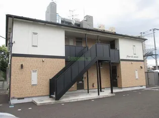 フルールドセゾン【1階】の外観