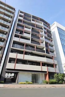 東京都千代田区岩本町3【マンション】の外観