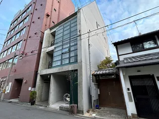 WEST in 240【2階】の外観