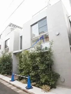 ヨコタアパートメント【1階】の外観