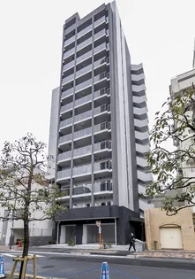 ミリアレジデンス新宿御苑【13階】の外観