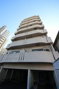 アヴィニール吉野【6階】の外観