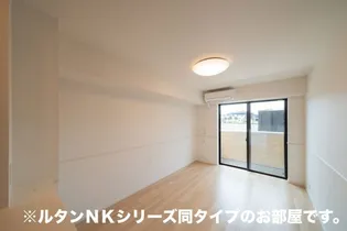 イーストブルー II【1階】の居間