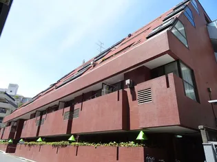 ライオンズマンション六本木【1階】の外観