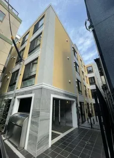 東京都新宿区四谷三栄町【マンション】の外観