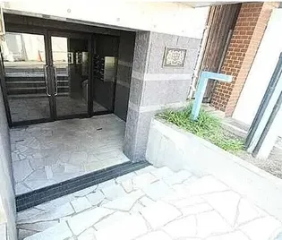 東京都新宿区河田町【マンション】の外観