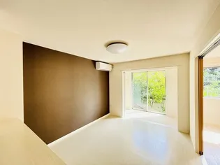 ベルフォーレ・アイリス 2【1階】の居間