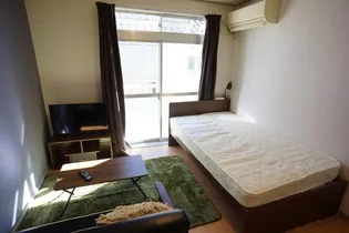 メゾン・ドゥ・レイリーB棟【2階】の居間