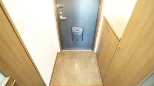 サンマンションアトレ青山【2階】の玄関