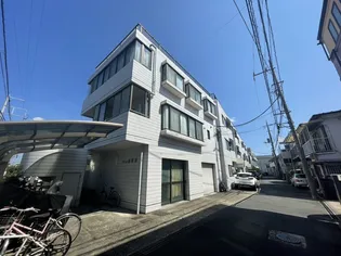 フラット穂留寿【3階】の外観