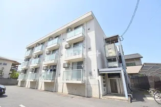 ドムスフローラ A棟【1階】の外観
