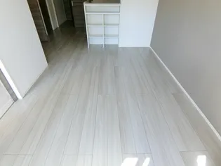 ヴェルジェ【1階】の居間