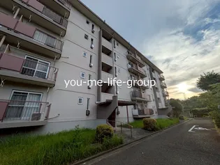 くずは台団地1号棟【3階】の外観