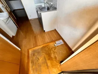 パーシモンヒルズ【2階】の玄関