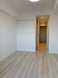 エストゥルース横濱吉野町【6階】の居間