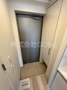 エストゥルース横濱吉野町【6階】の玄関