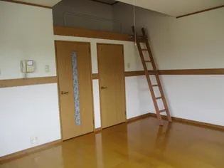 グリーンハイム【1階】の居間