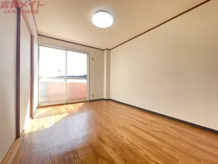 ハピネス三田【1階】の居間