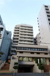 プラザ麻布【5階】の外観