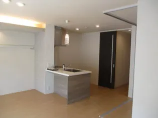 SH・シャーメゾンガーデンズ長町【1階】の居間