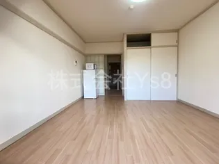 おの万第六ビル【2階】の居間