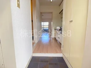 おの万第六ビル【2階】の玄関