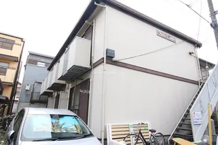 ファミーユムツアイ【2階】の外観