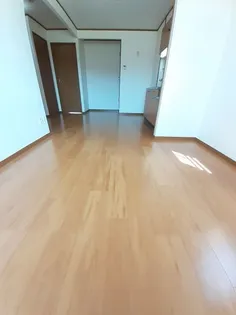 フォーエバーサニー【2階】の居間