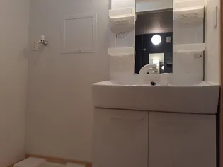 バ ミィ・ウィング【2階】の内装