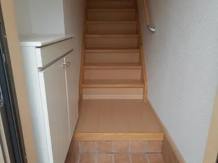 バ ミィ・ウィング【2階】の玄関