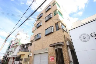 エストメゾン【3階】の外観