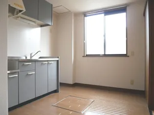 シャン・ド・フルール【1階】の内装