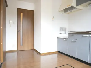 シャン・ド・フルール【1階】の居間