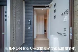 イーストブルー II【1階】の玄関