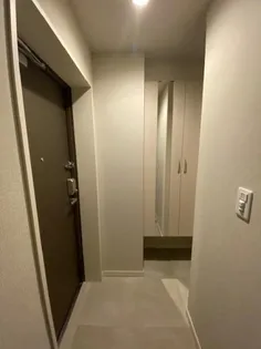 La neige 中山下【5階】の玄関