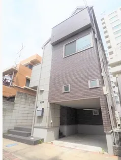 東京都新宿区左門町【一戸建】の外観