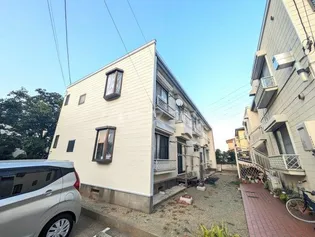 グランデュールA棟【1階】の外観