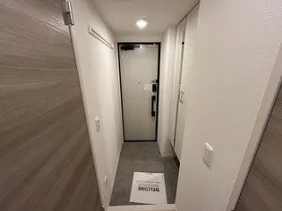 フルール・デ・シャン D棟【3階】の玄関