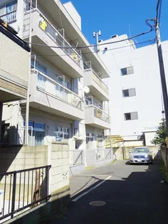 大手パークマンション【1階】の外観