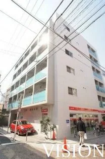 LULU KALAMAの画像