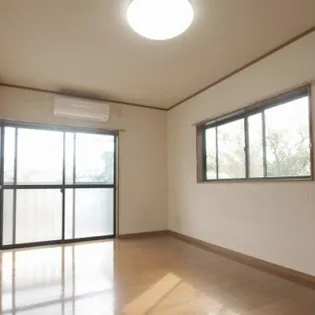 ハイツ華わかば【1階】の居間