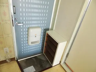 コンフォート岡【2階】の玄関