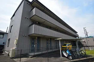 ドミール南足柄【3階】の外観