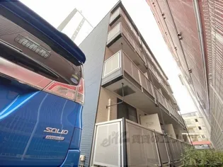 レオパレスラピスラズリ高井田【4階】の外観