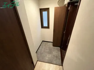 アールズコート【1階】の玄関